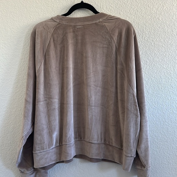 NWT Victoria Secret set of long sleeve shirt and jogger pants - Picture 4 of 5